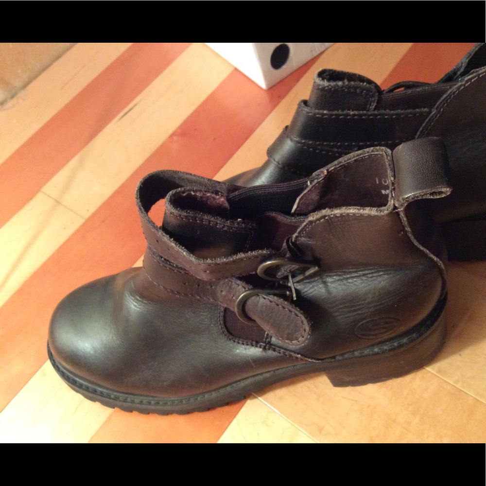 🌍🌎🌏Leather 🤪 Buckle   booties